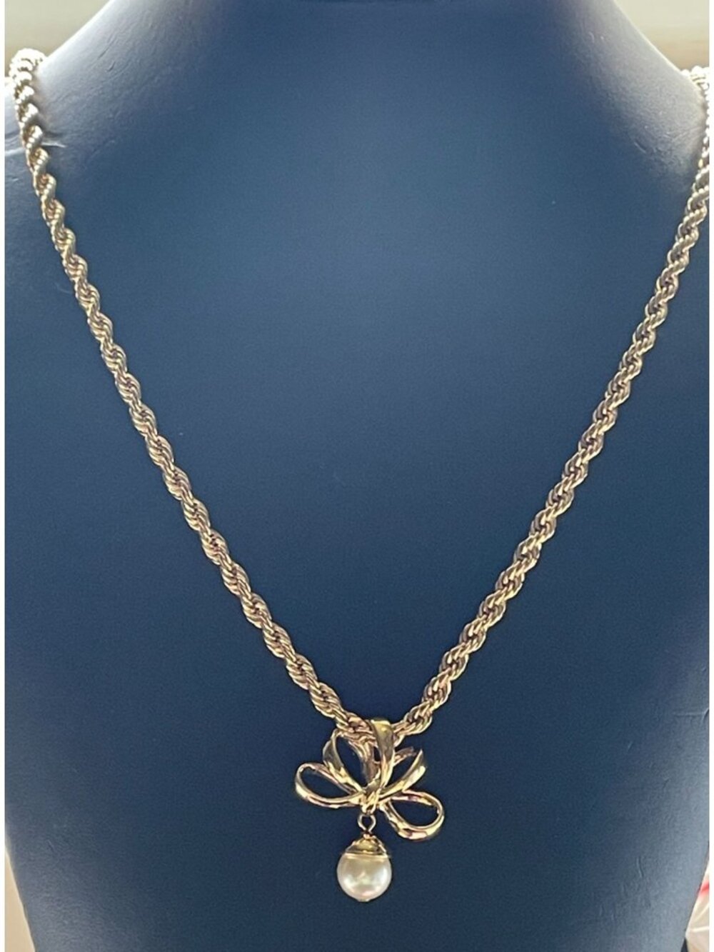 Vintage Nolan Miller Gold Plated 3D Ribbon Bow Faux Pearl Rope Necklace 27"